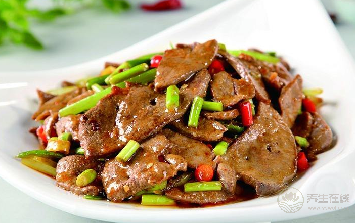 吃什么擺脫熊貓眼？推薦8種食物吃走熊貓眼