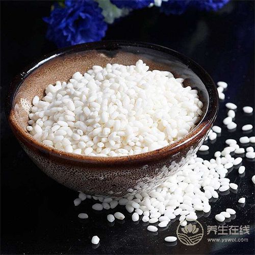 睡眠不好？別常吃安眠藥！這5種食物能讓你安然入眠