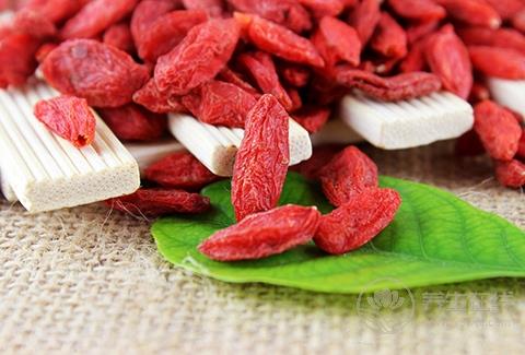 枸杞子的作用與功效 枸杞這么吃食療效果最好 枸杞子的作用與功效 枸杞這么吃食療效果最好