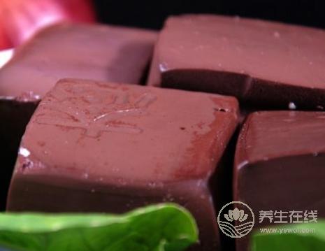 熬夜族如何排出毒素，推薦6種排毒食物