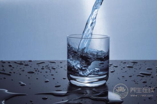 喝足水能幫助減肥!補足水分還有這些功能,你知道嗎 喝足水能幫助減肥!補足水分還有這些功能,你知道嗎