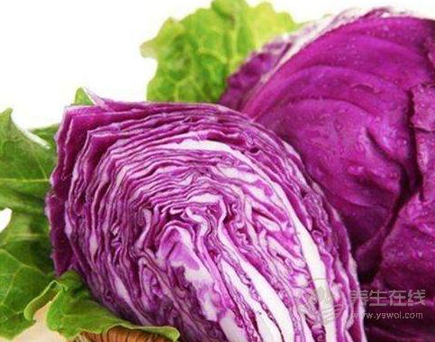 經常用來做沙拉的紫甘藍，它有什么營養和功效