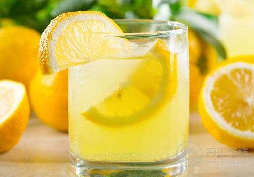 檸檬泡水,這樣泡才養(yǎng)生,泡錯了天天喝都是白費 檸檬泡水,這樣泡才養(yǎng)生,泡錯了天天喝都是白費