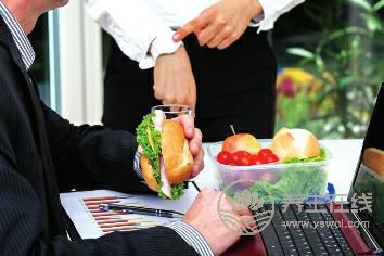 胃最怕這件事，很多人偏偏愛(ài)做