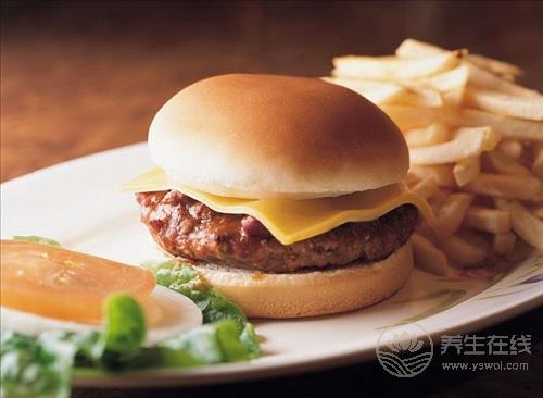 不想便秘,少吃這5種食物 不想便秘,少吃這5種食物