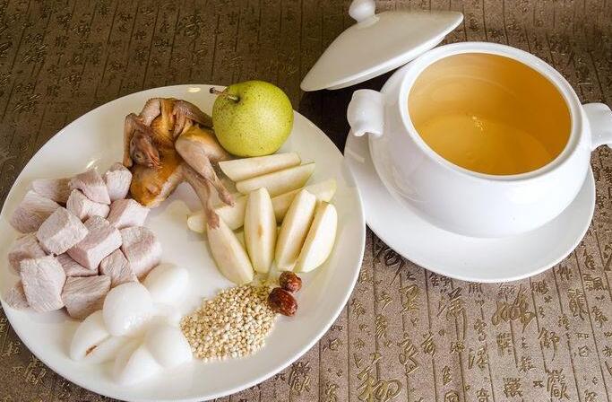 秋天總是咳咳咳,告訴你幾個食療方,趕緊用起來 秋天總是咳咳咳,告訴你幾個食療方,趕緊用起來