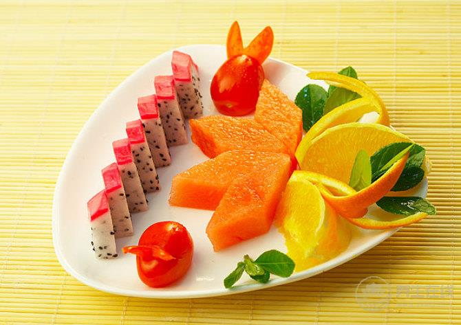 這樣吃水果等于吃病菌,都長點心吧 這樣吃水果等于吃病菌,都長點心吧