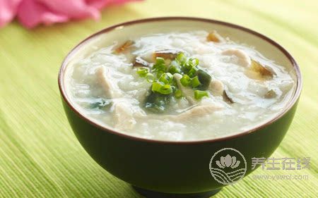 肌膚暗沉老得快,養(yǎng)顏必吃2款補(bǔ)血粥 肌膚暗沉老得快,養(yǎng)顏必吃2款補(bǔ)血粥