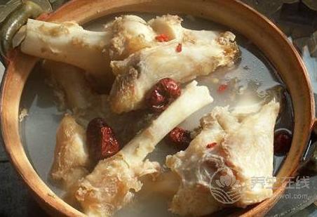 骨頭湯真能補鈣嗎？補鈣的3三誤區(qū)千萬別信！