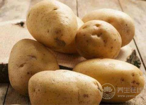 變綠發芽的土豆有毒,這幾種也不能吃 變綠發芽的土豆有毒,這幾種也不能吃