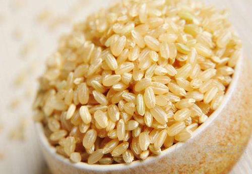 常用糙米煮飯吃,能收獲這幾大好處 常用糙米煮飯吃,能收獲這幾大好處