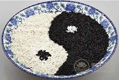 黑米黑豆黑芝麻補(bǔ)腎