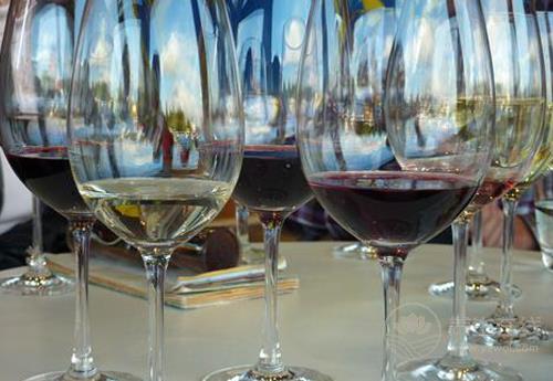 愛吃這些食物的人,口臭會更嚴重!應少吃點 愛吃這些食物的人,口臭會更嚴重!應少吃點