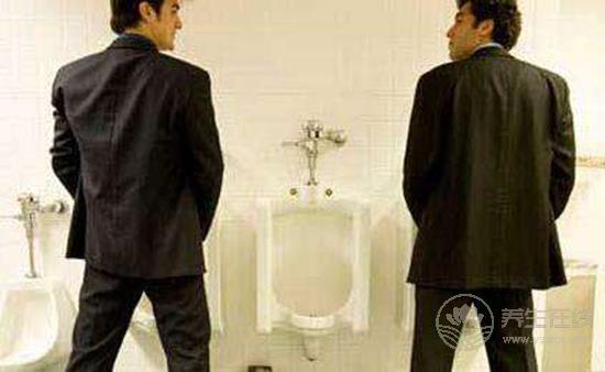 尿液發黃像濃茶？小心是肝膽出了問題！