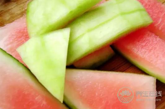 妙用西瓜皮可以祛痱、降血壓、治便秘 妙用西瓜皮可以祛痱、降血壓、治便秘