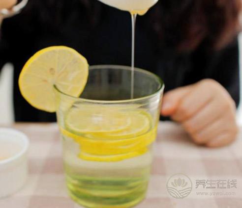 空腹喝檸檬蜂蜜水好不好 檸檬水什么時(shí)候喝最好 空腹喝檸檬蜂蜜水好不好 檸檬水什么時(shí)候喝最好