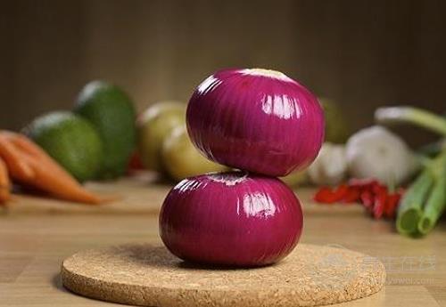 切讓你流淚、吃讓你嫌棄的洋蔥，好處這么多！下次不扔了