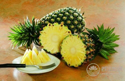 為什么吃菠蘿前要先用鹽水泡過呢 為什么吃菠蘿前要先用鹽水泡過呢