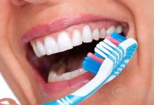 這么多年你刷牙的方法都錯了，牙醫(yī)告訴你應該怎么刷牙