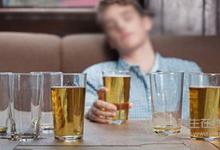 節前聚餐多喝酒 喝酒后頭疼怎么辦?