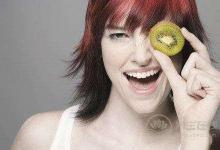 常盯手機(jī)很傷眼 膳食醫(yī)生推薦十大護(hù)眼果蔬