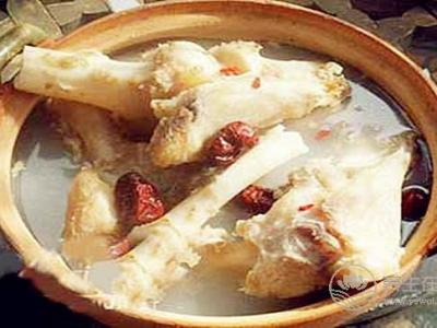 燉牛骨湯的功效和營養價值