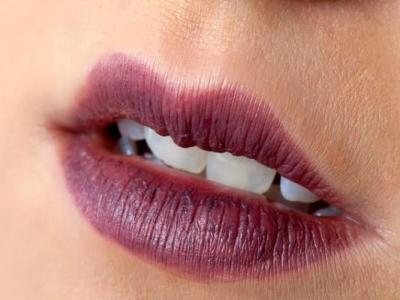 嘴唇被蚊子咬后發腫應該如何解決