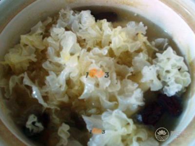 菱角羹可預(yù)防脾胃虛寒的食療護理