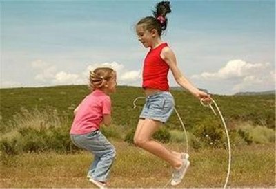 早晨晨練跳繩對身體的好處有哪些 早晨晨練跳繩對身體的好處有哪些