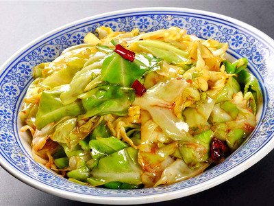 涼拌手撕包菜的做法與其<a href=http://www.jsjjzhkt.cn/jkys/ target=_blank class=infotextkey>養(yǎng)生</a>效果 涼拌手撕包菜的做法與其養(yǎng)生效果