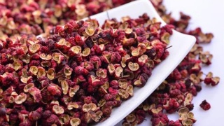 治白發的方法 花椒泡腳是否可以治療白發