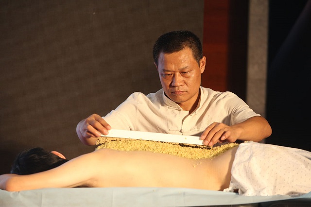 艾草灸肚臍的作用以及對身體的影響 艾草灸肚臍的作用以及對身體的影響