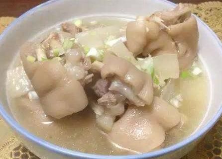 蘿卜豬腳湯應該怎么做營養效果更好-易網健康<a href=http://www.jsjjzhkt.cn/jkys/ target=_blank class=infotextkey>養生</a>網 蘿卜豬腳湯應該怎么做營養效果更好