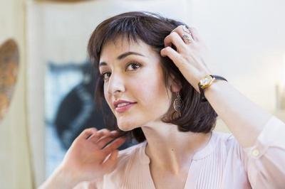 臉上愛出油是什么原因?qū)е碌膽?yīng)該怎么辦-易網(wǎng)健康<a href=http://www.jsjjzhkt.cn/jkys/ target=_blank class=infotextkey>養(yǎng)生</a>網(wǎng) 臉上愛出油是什么原因?qū)е碌膽?yīng)該怎么辦