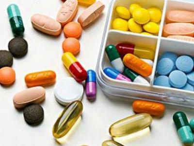 在服用哪些藥物的期間千萬不可以喝酒