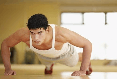 提高自己俯臥撐水平的方法是什么-易網健康<a href=http://www.jsjjzhkt.cn/jkys/ target=_blank class=infotextkey>養生</a>網 提高自己俯臥撐水平的方法是什么