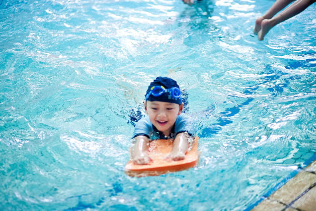 游泳對心肺功能有哪些正面的影響-易網健康<a href=http://www.jsjjzhkt.cn/jkys/ target=_blank class=infotextkey>養生</a>網 游泳對心肺功能有哪些正面的影響