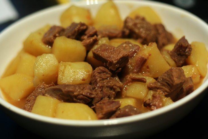 牛肉和土豆有哪些美味的搭配方法-易網健康<a href=http://www.jsjjzhkt.cn/jkys/ target=_blank class=infotextkey>養生</a>網 牛肉和土豆有哪些美味的搭配方法