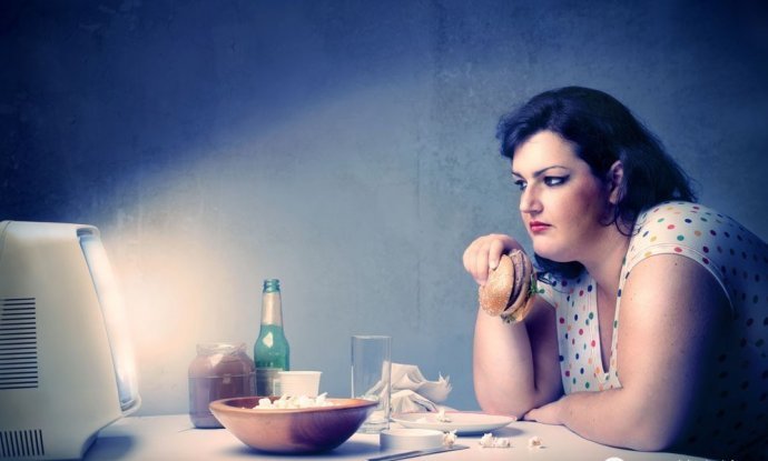 經常坐著肚子上容易長肉應該怎么減-易網健康<a href=http://www.jsjjzhkt.cn/jkys/ target=_blank class=infotextkey>養生</a>網 經常坐著肚子上容易長肉應該怎么減