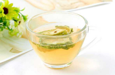 苦瓜片泡水對身體的好處是否適合經(jīng)常喝-易網(wǎng)健康<a href=http://www.jsjjzhkt.cn/jkys/ target=_blank class=infotextkey>養(yǎng)生</a>網(wǎng) 苦瓜片泡水對身體的好處是否適合經(jīng)常喝