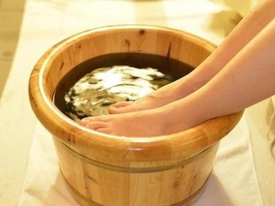 泡腳應(yīng)該泡到哪種程度全身冒汗好不好
