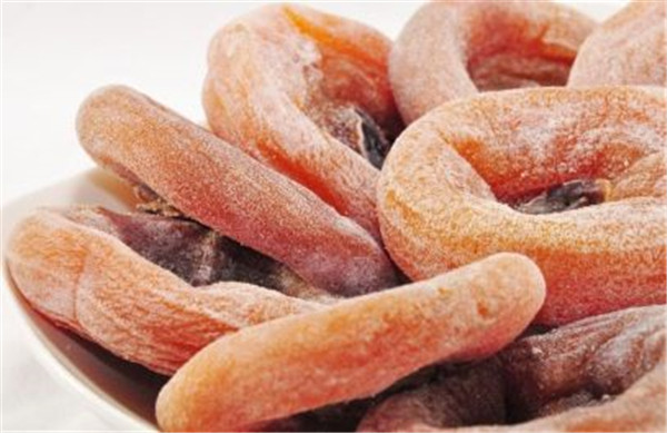 多吃柿餅是否能夠起到減肥的效果-易網健康<a href=http://www.jsjjzhkt.cn/jkys/ target=_blank class=infotextkey>養生</a>網 多吃柿餅是否能夠起到減肥的效果