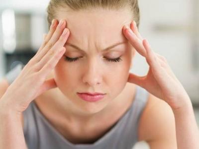 女性在生產(chǎn)之后頭疼是什么原因?qū)е碌?  style=