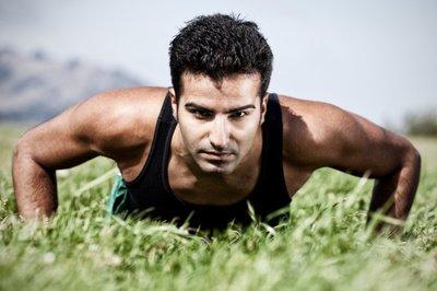 標準俯臥撐的鍛煉方法以及俯臥撐姿勢