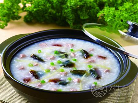 皮蛋瘦肉粥的做法 皮蛋瘦肉粥怎么做好吃-易網<a href=http://www.jsjjzhkt.cn/ target=_blank class=infotextkey>健康養生</a>網 皮蛋瘦肉粥的做法 皮蛋瘦肉粥怎么做好吃