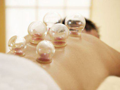 拔罐有哪些注意事項拔火罐之前可以洗澡嗎-易網(wǎng)健康<a href=http://www.jsjjzhkt.cn/jkys/ target=_blank class=infotextkey>養(yǎng)生</a>網(wǎng) 拔罐有哪些注意事項拔火罐之前可以洗澡嗎