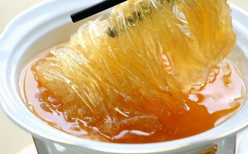 如何辨別魚翅哪些體質(zhì)的人不適合吃魚翅-易網(wǎng)健康<a href=http://www.jsjjzhkt.cn/jkys/ target=_blank class=infotextkey>養(yǎng)生</a>網(wǎng) 如何辨別魚翅哪些體質(zhì)的人不適合吃魚翅