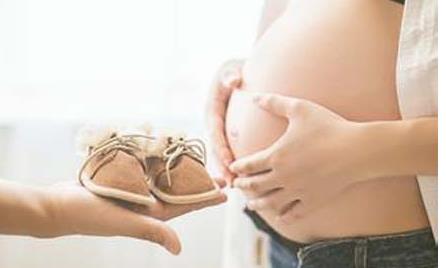 介紹剖宮產(chǎn)女性產(chǎn)后到底可不可以洗頭解答-易網(wǎng)健康<a href=http://www.jsjjzhkt.cn/jkys/ target=_blank class=infotextkey>養(yǎng)生</a>網(wǎng) 介紹剖宮產(chǎn)女性產(chǎn)后到底可不可以洗頭解答