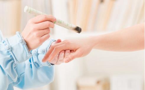 艾灸緩解高血壓的穴位講解