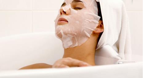 女性皮膚養(yǎng)生的正確護(hù)理技巧分享-易網(wǎng)<a href=http://www.jsjjzhkt.cn/ target=_blank class=infotextkey>健康養(yǎng)生</a>網(wǎng) 女性皮膚養(yǎng)生的正確護(hù)理技巧分享